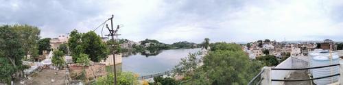Lake Swaroop Sagar House | Shree Krishna Hotel