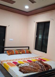 Ellora Hotel | SHREE KRISHNA YATRI NIWAs
