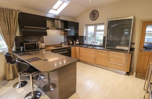 Blackburn House | Shreyas Cottage