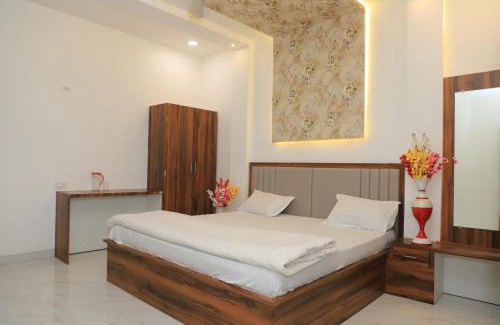 Ellora Hotel | Shri Balaji Resort
