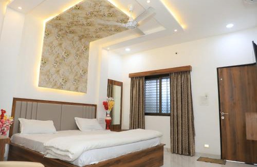 Ellora Hotel | Shri Balaji Resort