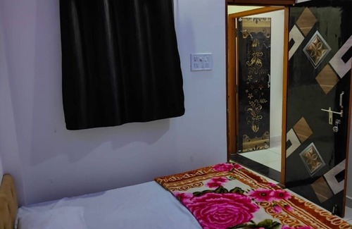 Ujjain Hotel | Shri Hari Lok Homestay