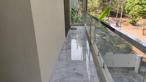 Gokarna House | Shri Virajita - Twin Bed with Living Room