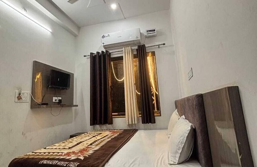 Kalyanpur Hotel | SHUKLA HOTEL