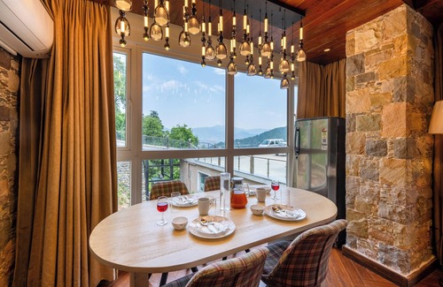 The Mall Road Villa | Shukrana - 4BHK Luxury Retreat Near Mall Road in Mussoorie