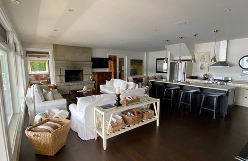 Anglemont House | Shuswap Lake House Melo Beach