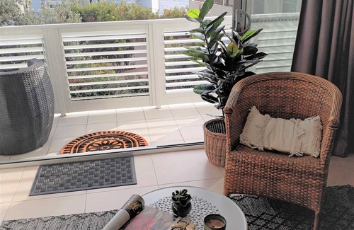 Kiama Apartment | Shutters by the Sea B&B Waterfront Retreat-Sea views-Private-on Coastal Walk