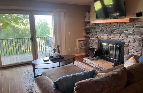 Bellaire House | Shuttle to Schuss Mnt! Sleeps 10!