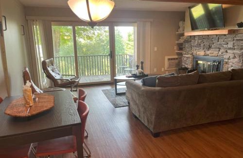 Bellaire House | Shuttle to Schuss Mnt! Sleeps 10!