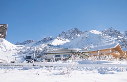 Medeu District Cottage | Shymbulak Resort House