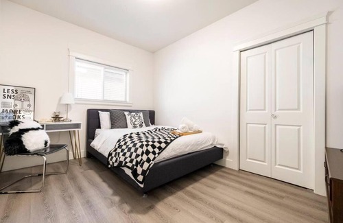 Richmond House | Si & Daniel Home Near YVR Airport & Skytrain Separate Entry Free Parking