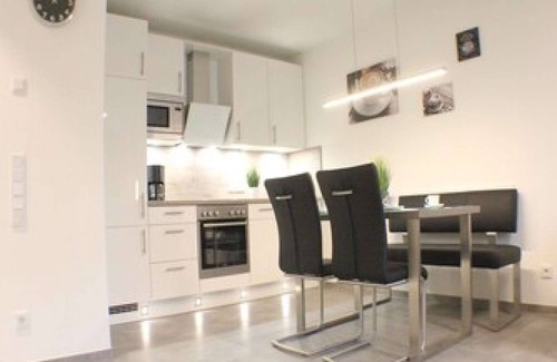 Fedderwardersiel Apartment | Sielhuus 9 - Exclusive apartment on the 1st floor, with sauna and box spring bed