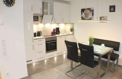 Fedderwardersiel Apartment | Sielhuus 9 - Exclusive apartment on the 1st floor, with sauna and box spring bed