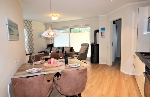 Fedderwardersiel Apartment | Sielhuus 5 - Sauna. Terrace. Family friendly.