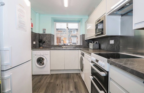 Beddgelert House | SI-YR-AFON, pet friendly, character holiday cottage in Beddgelert