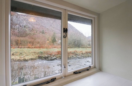 Beddgelert House | SI-YR-AFON, pet friendly, character holiday cottage in Beddgelert