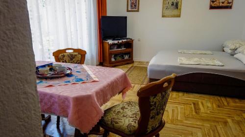 Plisac Apartment | Sibenik City Center Apartment