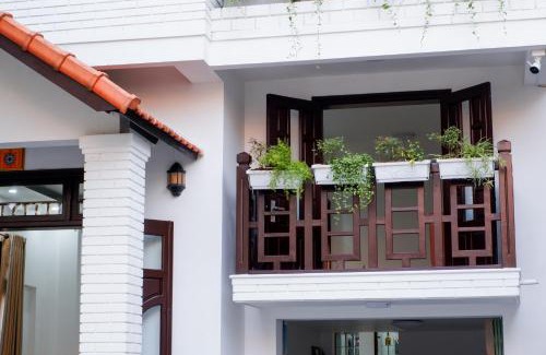 Hue Apartment | Sibling House
