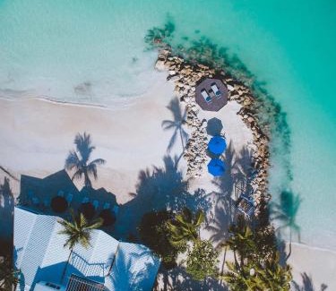 Dickenson Bay Resort | Siboney Beach Club