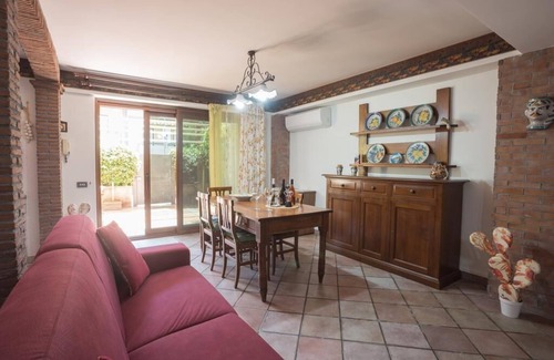Aci Catena Apartment | Sicilian Family Home Suite