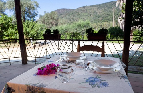 Capri Leone House | Sicily farmholidays:CASA DELLA PALMA,farmhouse with pool few minutes to the sea