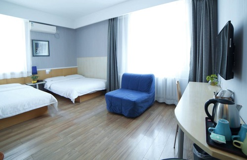 Downtown Beijing Hotel | Sicily Hotel - Beijing Railway Station Temple of Heaven Dongmen Subway Station