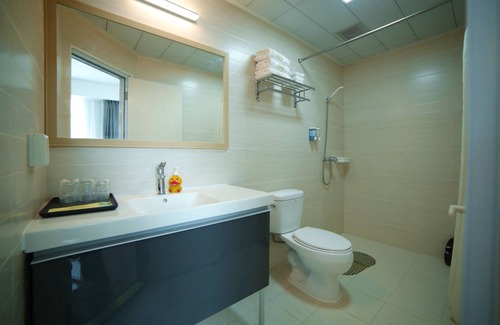 Downtown Beijing Hotel | Sicily Hotel - Beijing Railway Station Temple of Heaven Dongmen Subway Station