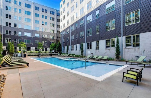 Downtown Louisville Apartment | Side-by-side King Bed Suites!