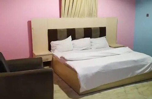 Ikom Hotel | Side View Hotel