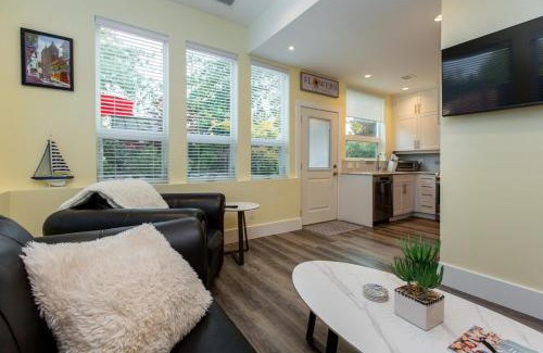 Sidney Apartment | Sidney Solace 1BR Suite Minutes from Waterfront