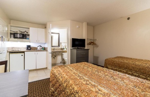 Ellendale Hotel | Siegel Select Bartlett