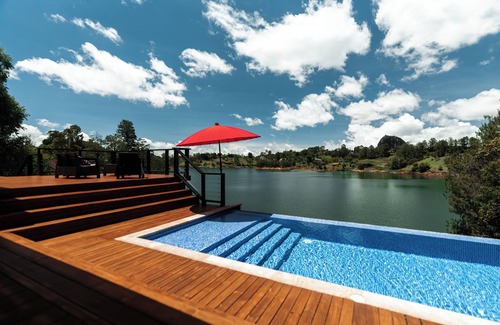 El Penol Villa | Sienna Casa del Lago