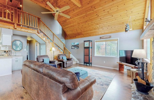Alto House | Sierra Escape | Amazing Views, Close to Gulf!