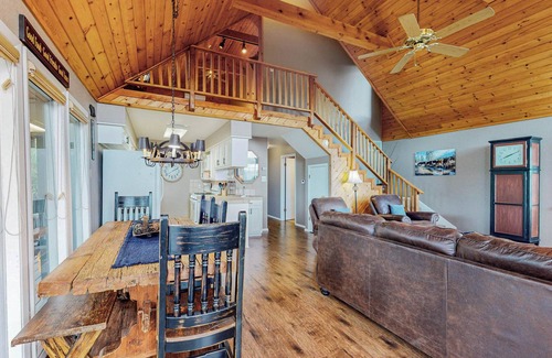 Alto House | Sierra Escape | Amazing Views, Close to Gulf!