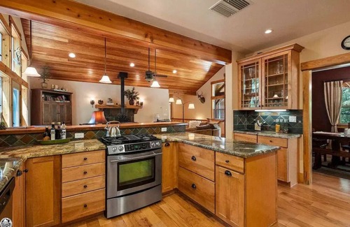 Twain Harte House | Sierra House of Twain Harte in the foothills of Yosemite & Stanislaus