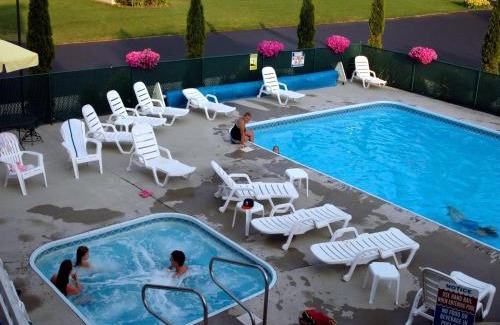 Silver Lake Hotel | Sierra Sands Family Lodge