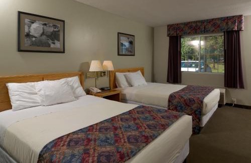 Silver Lake Hotel | Sierra Sands Family Lodge