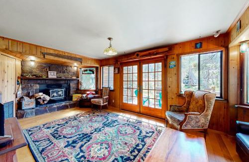 Pla-Vada Woodlands House | Sierra Secret