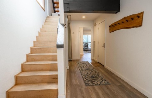 June Lake Apartment | Sierra Suns 6