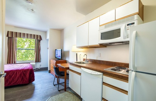 Sierra Vista Apartment | Sierra Vista 1bd Queen Economy