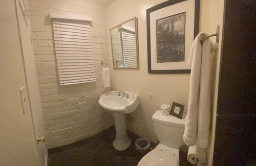 Emigrant Gap Hotel | Sierra Woods Lodge