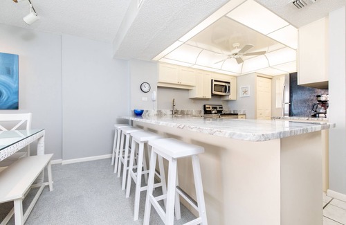 Siesta Key Condo | Siesta Key Beachfront Condo - 2BR Private beach access on Crescent Beach