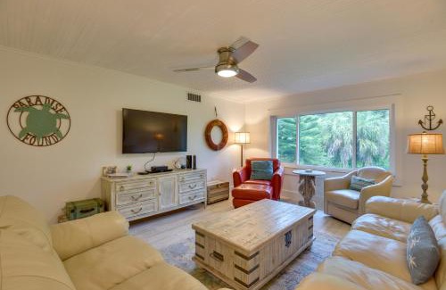 Siesta Key Apartment | Siesta Key Condo with Heated Pool Less Than 1 Mi to Beach