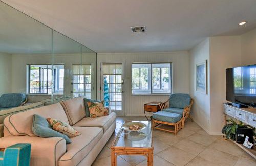 Siesta Key Apartment | Siesta Keys Home with Deck Half Mile to Turtle Beach