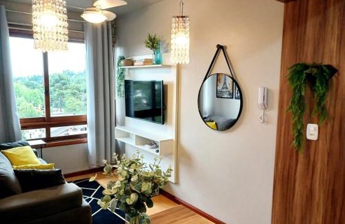 Bairro Lago Negro Apartment | Siga Gramado - Apto faça tudo a pé! Vista! Tv smart! Ar Cond!