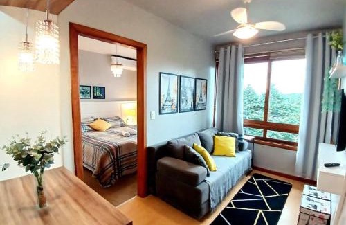 Bairro Lago Negro Apartment | Siga Gramado - Apto faça tudo a pé! Vista! Tv smart! Ar Cond!