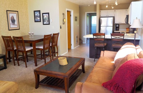 Wolf Creek Condo | Sigi's Longhorn Lodge WL1409 | Gym |Pool |Hot Tub