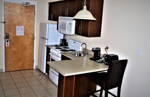 Hudson's Hope Hotel | Sigma Inn & Suites Hudson's Hope