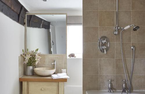 Lacock Hotel | Sign of the Angel