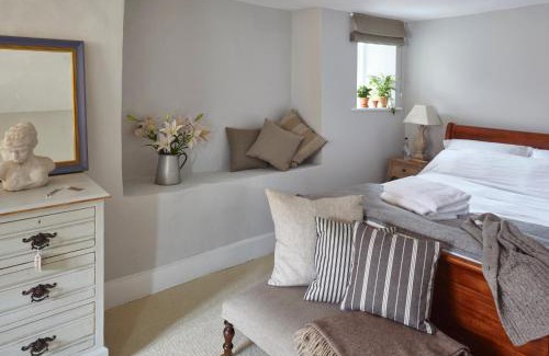 Lacock Hotel | Sign of the Angel